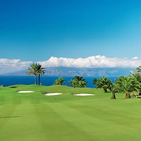 Stunning 6 Bedroom Private Heated Pool