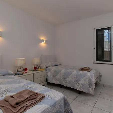 Stunning 6 Bedroom Private Heated Pool * アデヘ