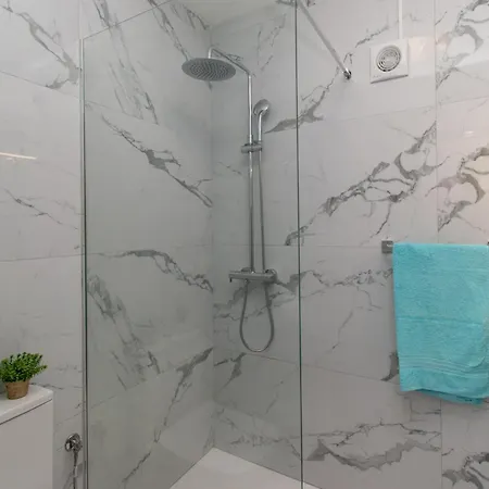 Stunning 6 Bedroom Private Heated Pool * アデヘ
