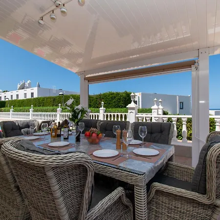 Stunning 6 Bedroom Private Heated Pool Вілла