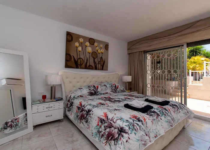 Stunning 6 Bedroom Private Heated Pool Villa Costa Adeje