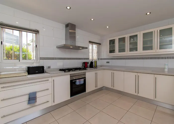 Villa Stunning 6 Bedroom Private Heated Pool Costa Adeje (Tenerife)