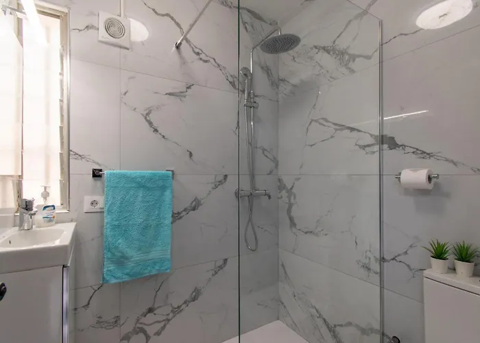 Stunning 6 Bedroom Private Heated Pool Villa Costa Adeje (Tenerife)