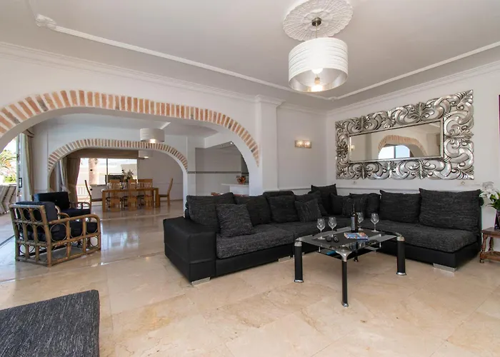 Stunning 6 Bedroom Private Heated Pool * Costa Adeje (Tenerife)